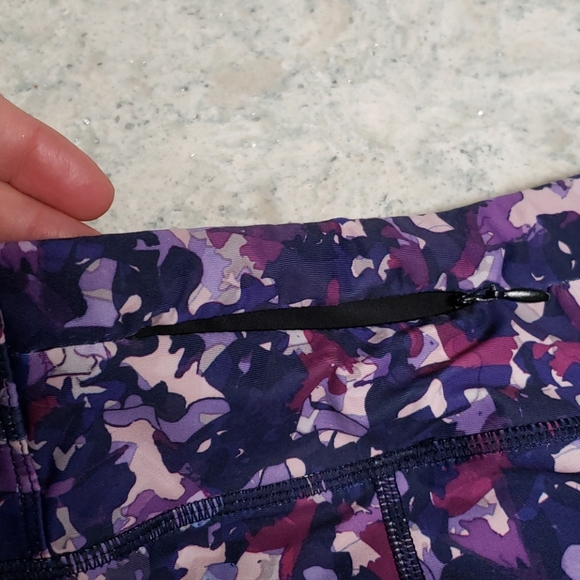 Fabletics Capri Length Leggings - Picture 7 of 10